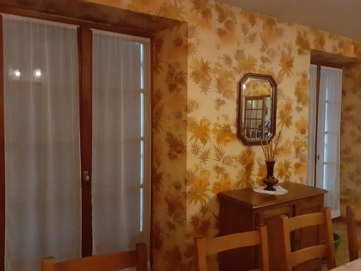 Fleur De Tilleul Vailhourles Holiday home
