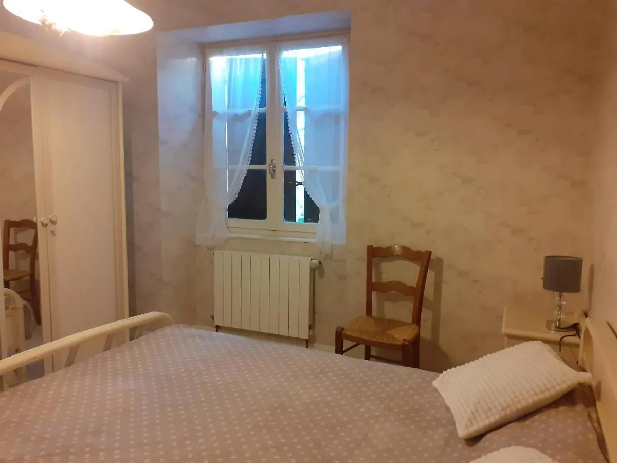 Fleur De Tilleul Vailhourles Holiday home