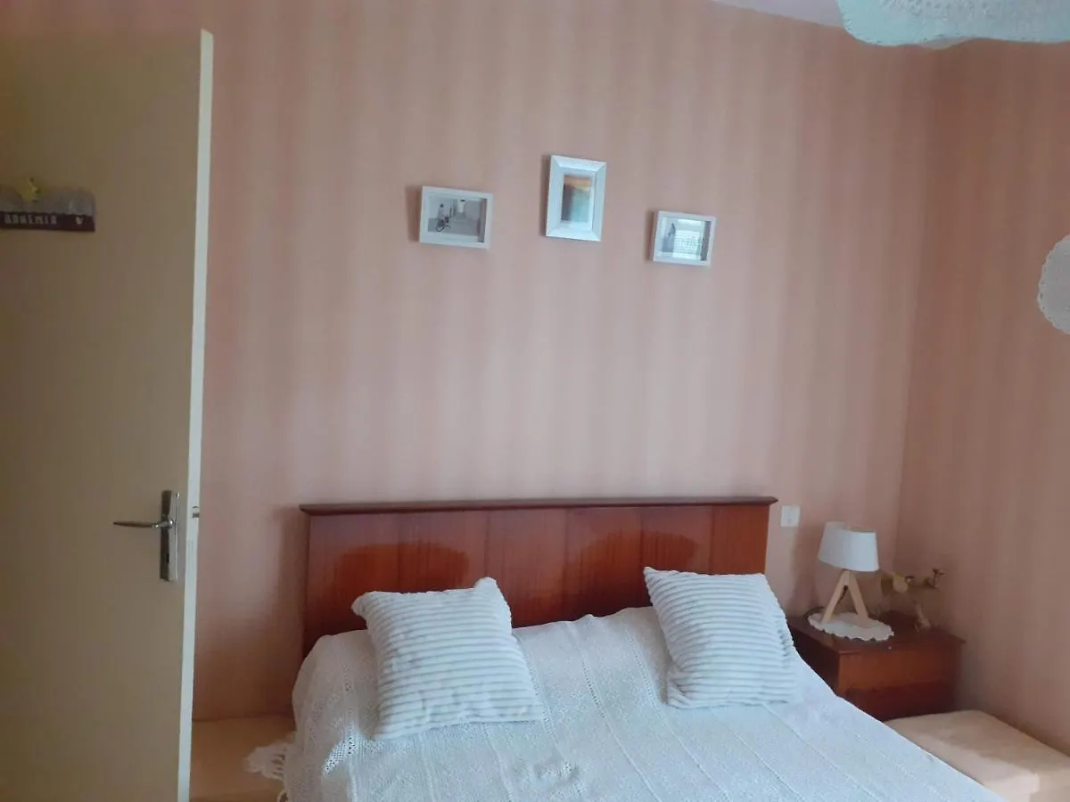 Fleur De Tilleul Vailhourles Holiday home