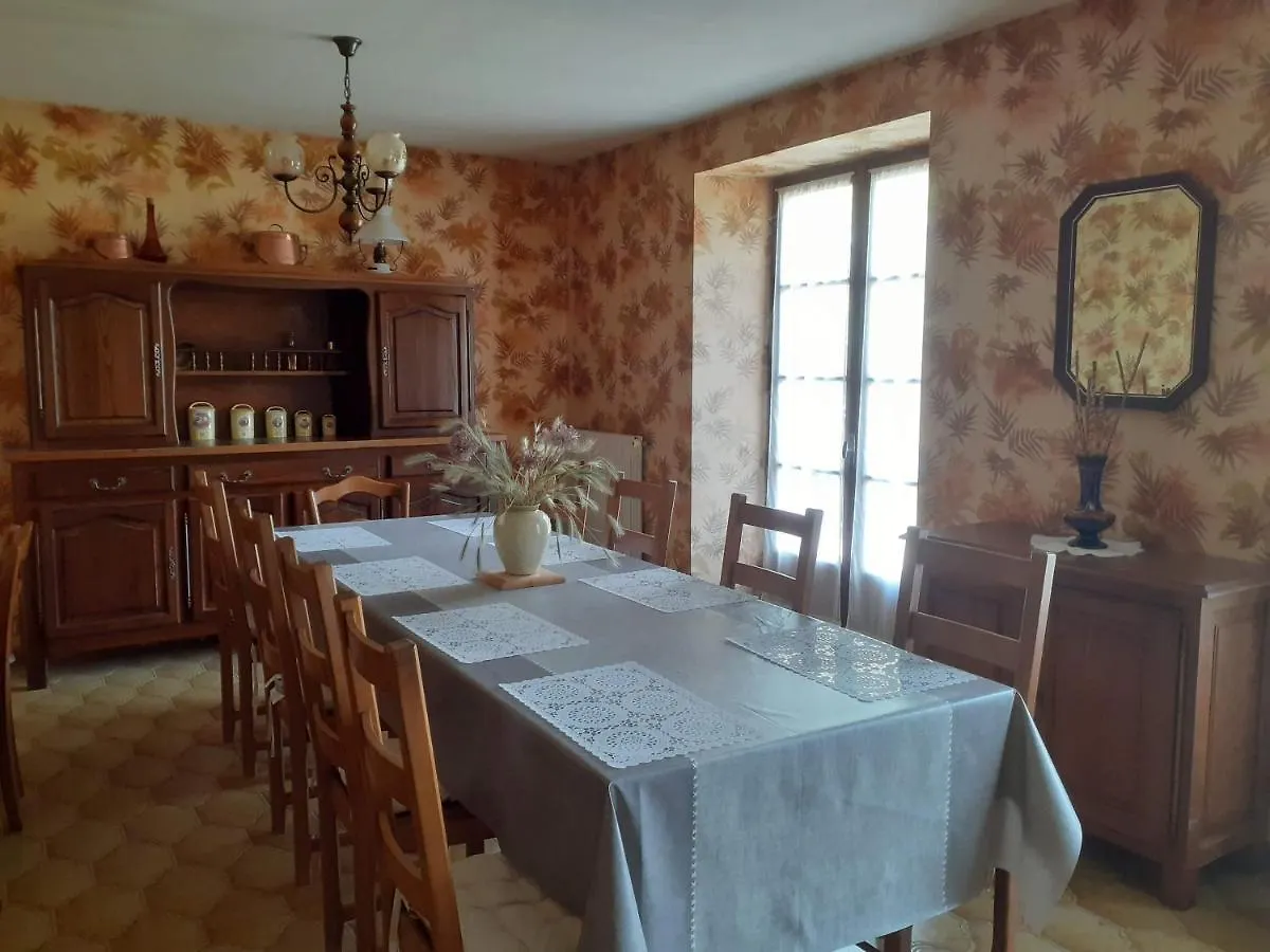 Holiday home Fleur De Tilleul Vailhourles France