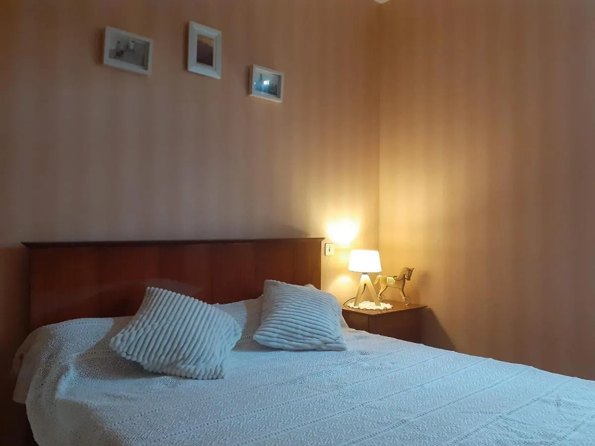 Holiday home Fleur De Tilleul Vailhourles