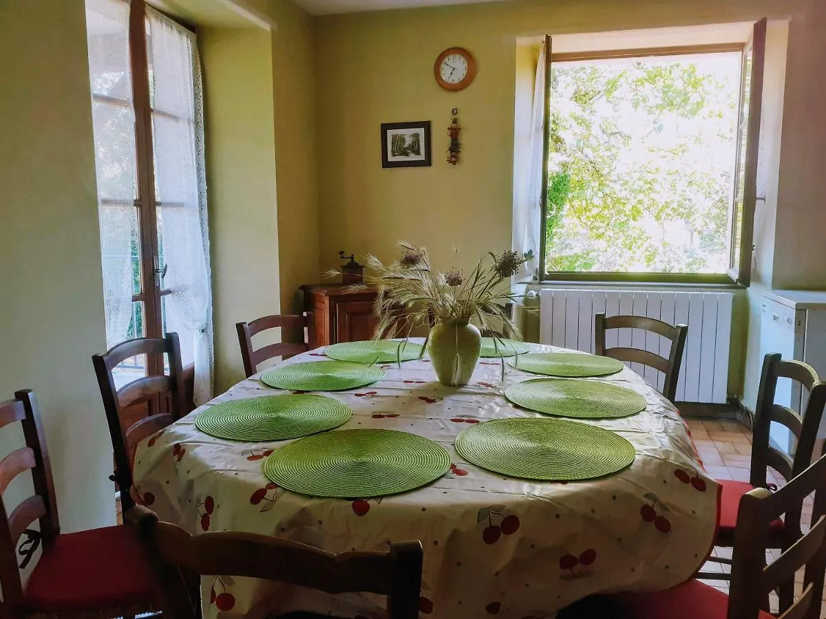Holiday home Fleur De Tilleul Vailhourles France